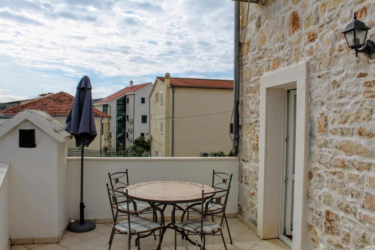 Vintage Apartment Primosten Exterior photo